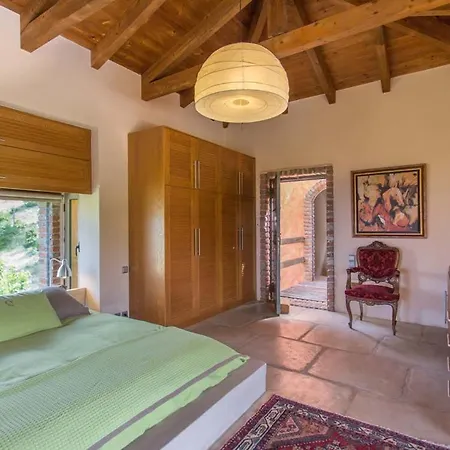 Daphne Private Pool & Amazing View Villa Damia